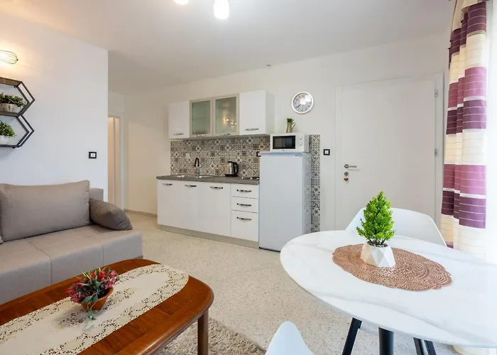 Lucia 2 Apartment Dramalj