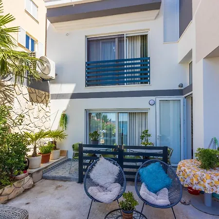 Apartament Lucia 2 *