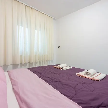 Lucia 2 Apartament *